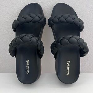 Kaanas sandals - size 9